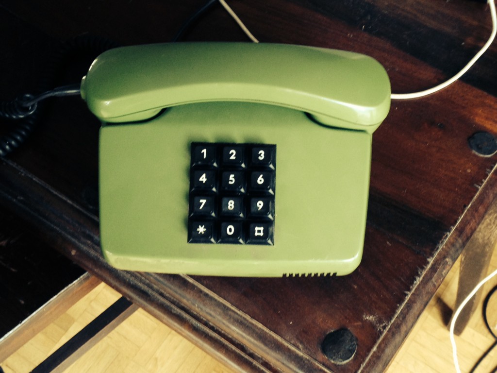 altes grünes Telefon von der Post